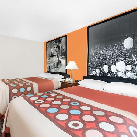 ซูเปอร์ 8 บาย วินด์แฮม เคนต์/แอครอน แอเรีย Hotel เคนท์ ภายนอก รูปภาพ