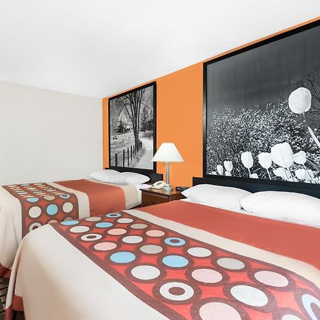 ซูเปอร์ 8 บาย วินด์แฮม เคนต์/แอครอน แอเรีย Hotel เคนท์ ภายนอก รูปภาพ