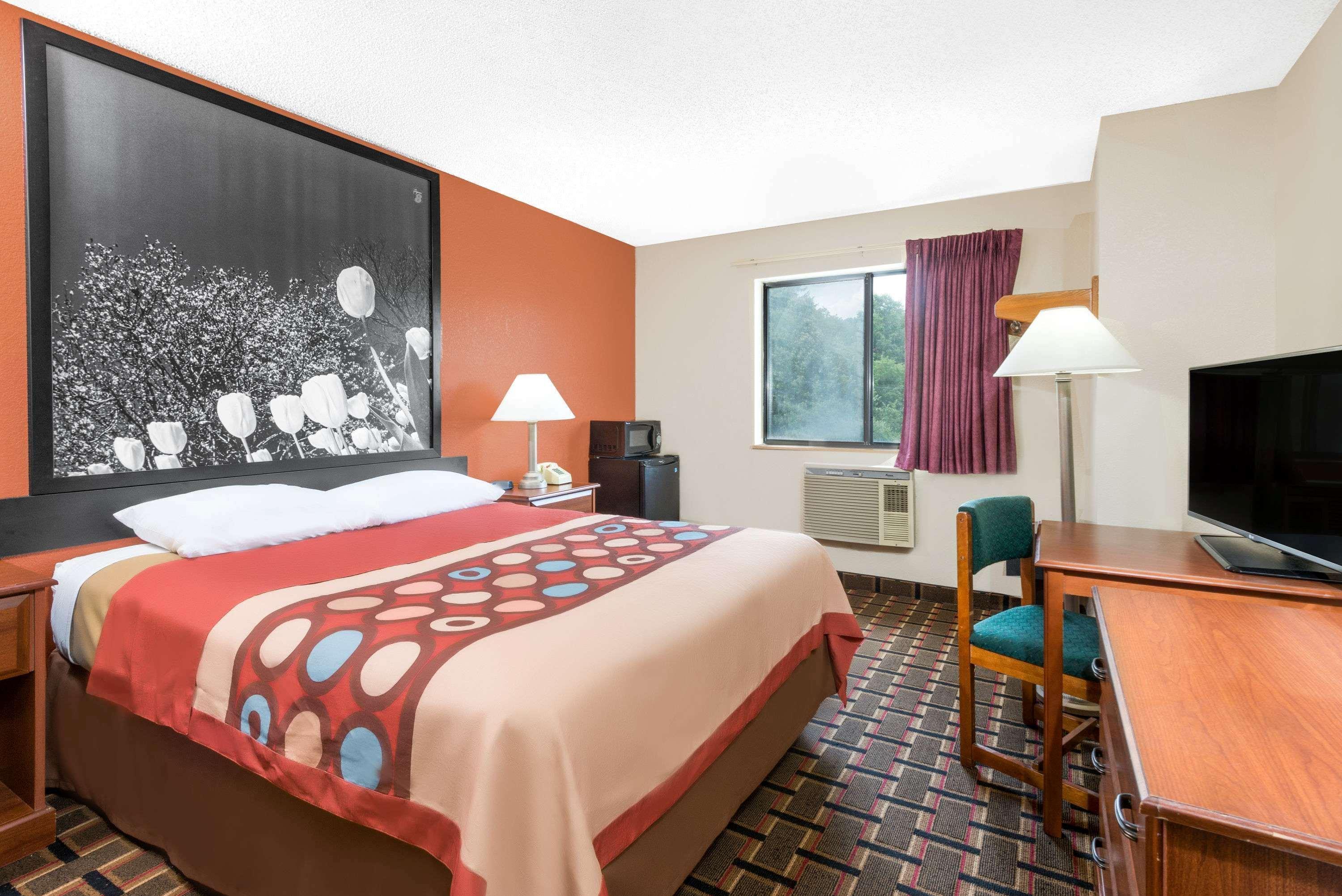 ซูเปอร์ 8 บาย วินด์แฮม เคนต์/แอครอน แอเรีย Hotel เคนท์ ภายนอก รูปภาพ