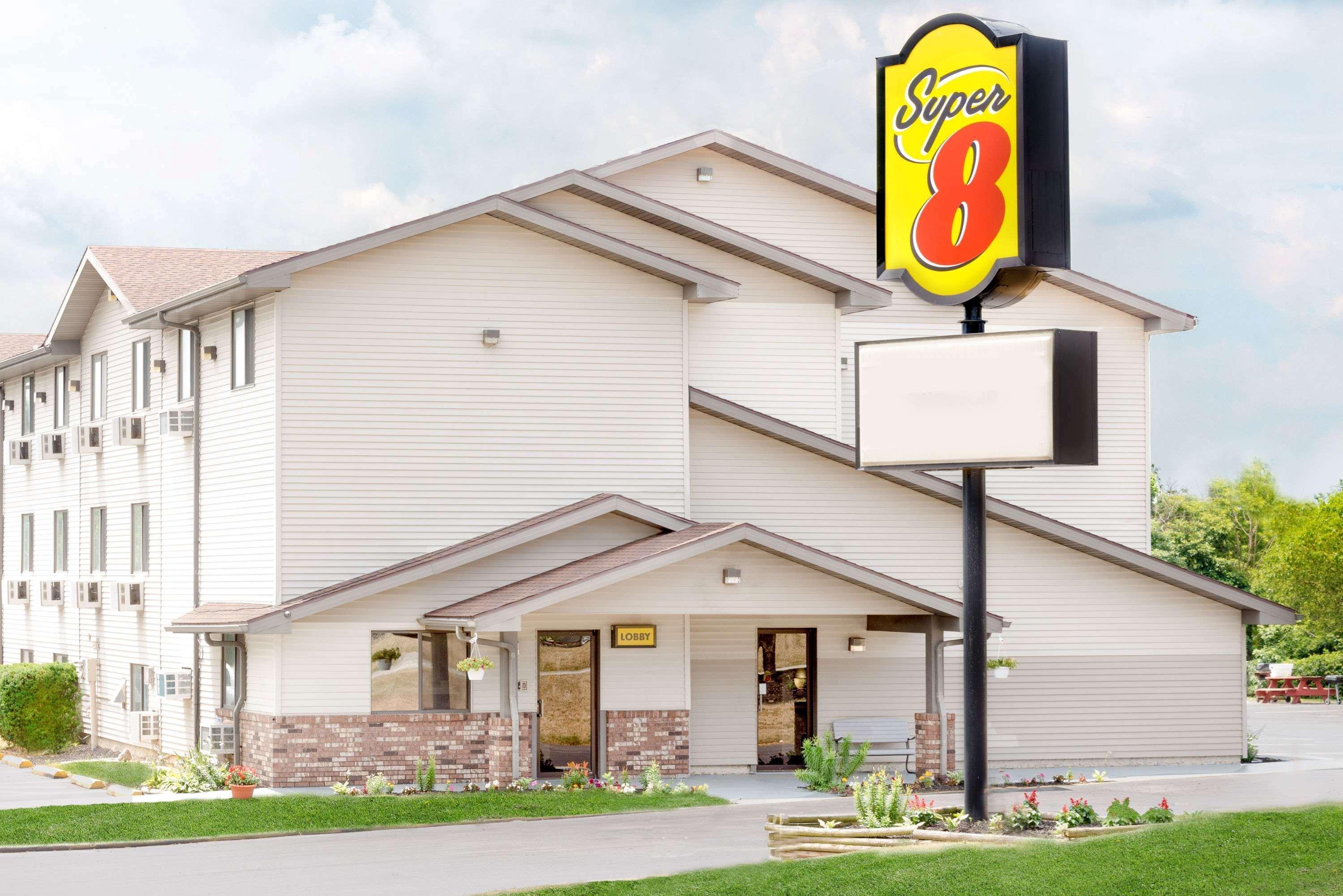 ซูเปอร์ 8 บาย วินด์แฮม เคนต์/แอครอน แอเรีย Hotel เคนท์ ภายนอก รูปภาพ