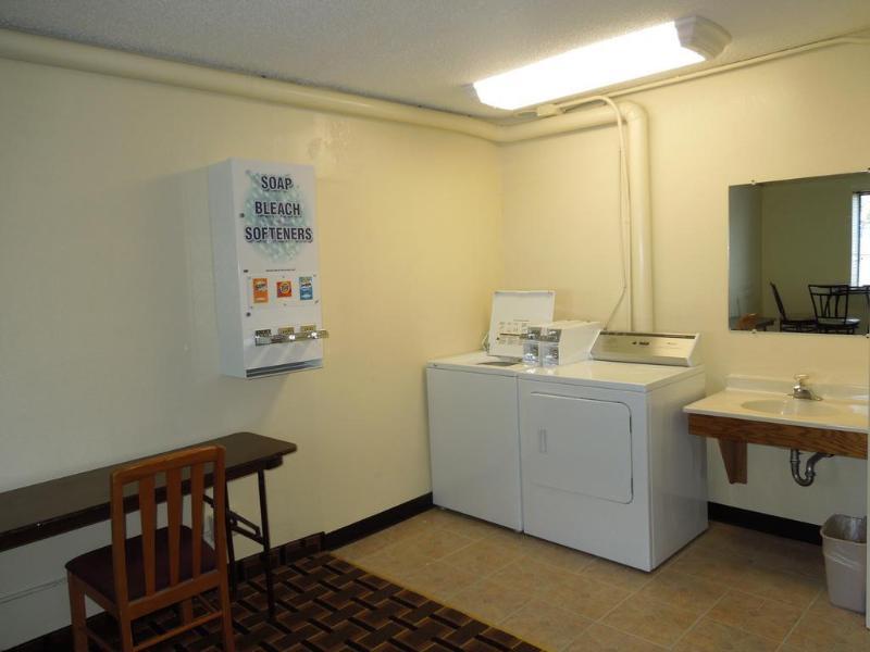 ซูเปอร์ 8 บาย วินด์แฮม เคนต์/แอครอน แอเรีย Hotel เคนท์ ภายนอก รูปภาพ