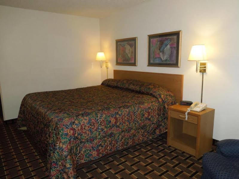 ซูเปอร์ 8 บาย วินด์แฮม เคนต์/แอครอน แอเรีย Hotel เคนท์ ภายนอก รูปภาพ