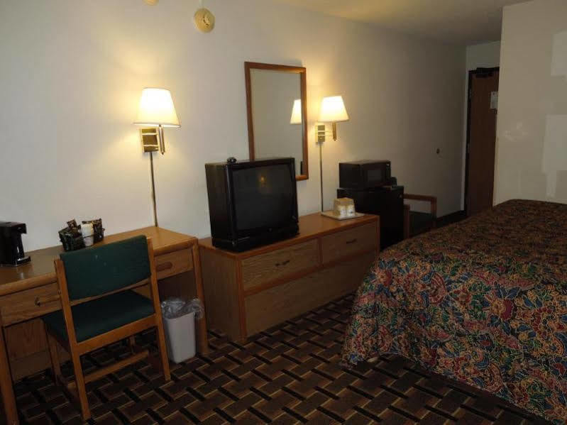 ซูเปอร์ 8 บาย วินด์แฮม เคนต์/แอครอน แอเรีย Hotel เคนท์ ภายนอก รูปภาพ