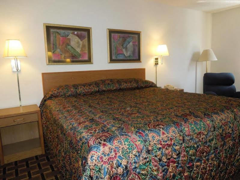 ซูเปอร์ 8 บาย วินด์แฮม เคนต์/แอครอน แอเรีย Hotel เคนท์ ภายนอก รูปภาพ